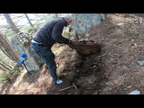 Milyonluk Eşkıya Definesi Kapak Taşının Altından Çıktı