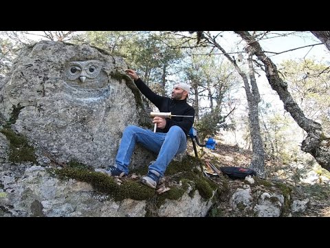 Oturak Taşındaki Define Kasasından Sarılar Fışkırdı