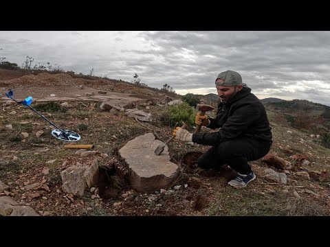 Tarihi Kazı Alanından Çıkan Define Günü Bereketlendirdi