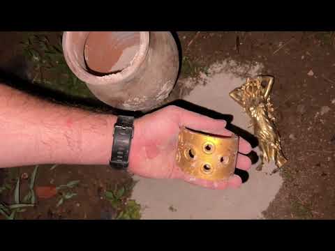 We Found Gold Statues And Bracelets. / Gold Star 3D Metal Detector
