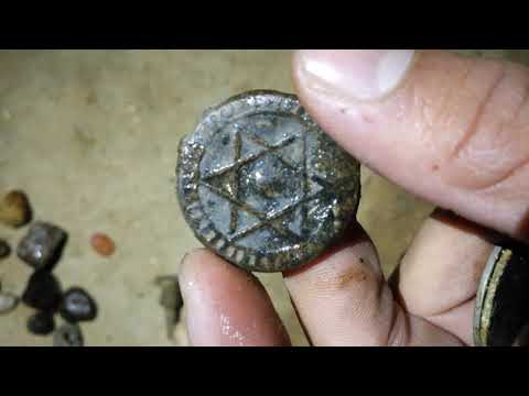 Treasure Hunters / Treasure Box Opening Moment