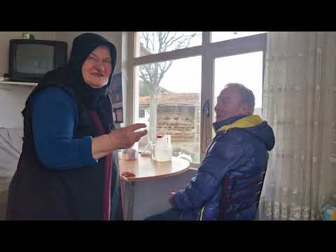 GÜLCAN KIZIMLA GEZİYORUZ KEDİLERE CİYER EKMEK ALDIK