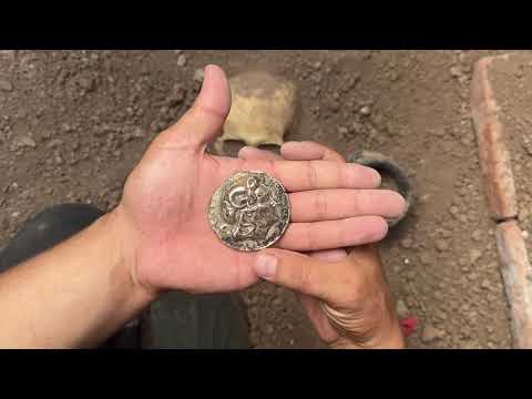 We found a treasure-filled tomb from ancient times. Treasure hunt with metal detector
