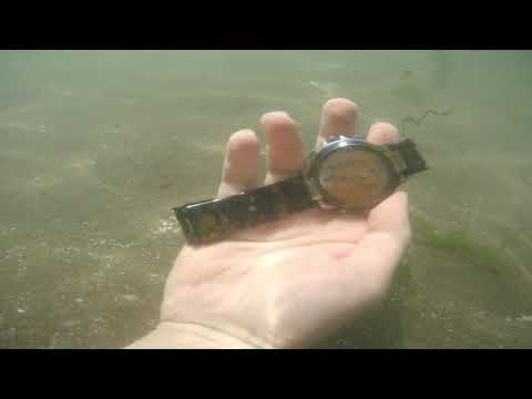 I Found A Real Weapon Underwater! / Metal Detecting (Scuba Diving)