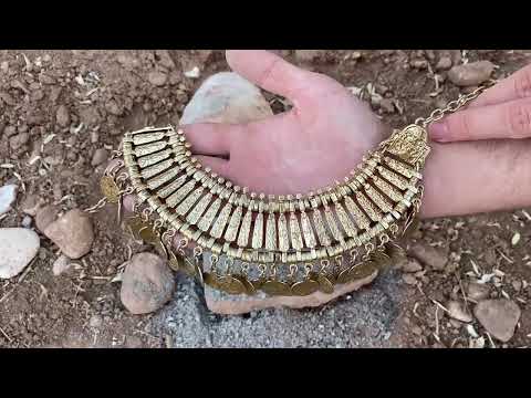 Treasure Finding Moment / I Found Treasure In Stone