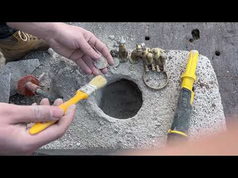 Great Treasure Hunt / We Found The Treasure Hidden Inside The Concrete