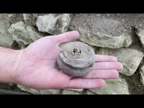 WE FOUND THE TREASURE ON THE OLD CHURCH WALL / METAL DETECTİNG