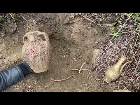 TREASURE HUNT BY METAL DETECTOR. / WE FOUND A REAL TREASURE CHEST