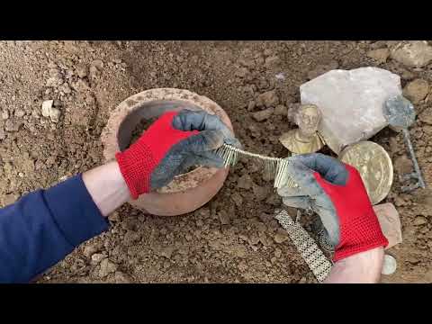 ( 5 ) Great Treasures That Were Found By Chance And Changed History