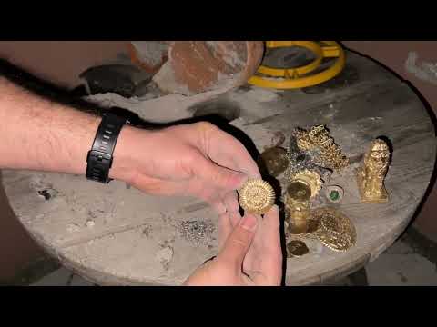5 Great Treasure Boxes Found By Chance With A Metal Detector