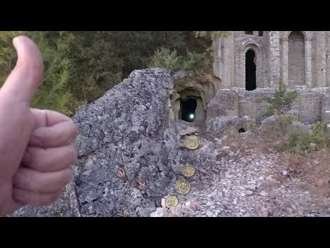 Gizemli Bölgedeki Muhteşem Defineyi Çıkarıyorum