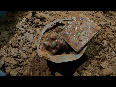Gece Tarlada Korkunç Define Bulduk