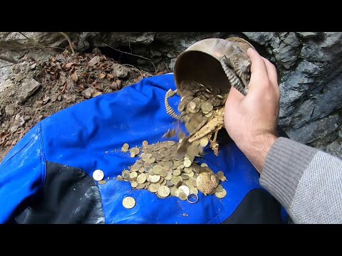 Mağarada Çok Büyük Define Buldum