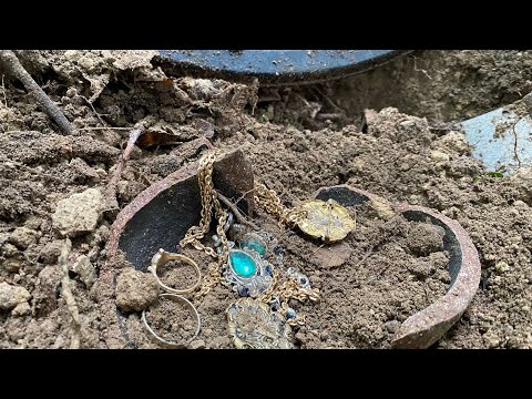 SONUNDA DEFİNE BULDUM KÜPÜ KIRDIM İÇİ ALTIN DOLU ÇIKTI  !! DEFİNE BULMA ANI