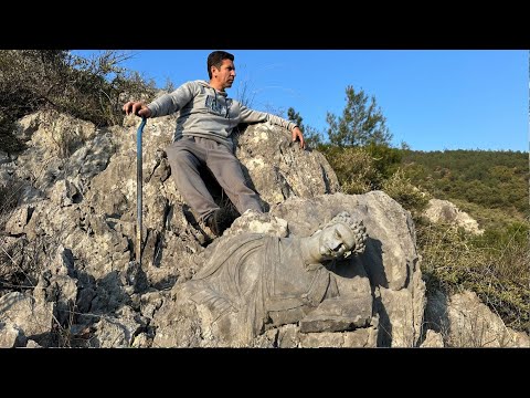 Uçurumun Üstünde Üç Define Kasası