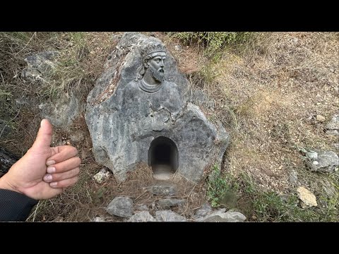 Define Kaya Kasasından Kilise İkonası Bulundu...